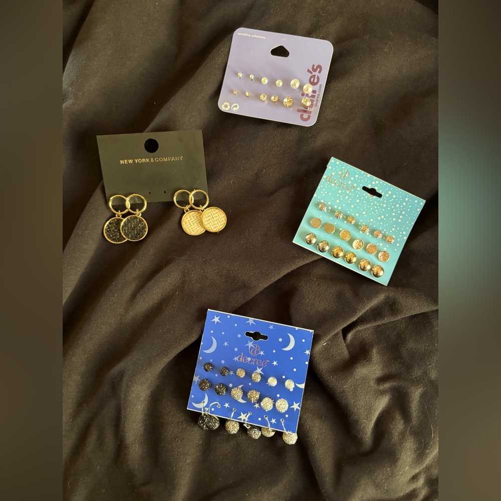 4 sets of fashion earrings